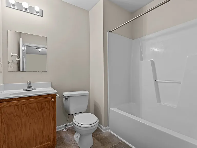 408 Anna St — Photo 22