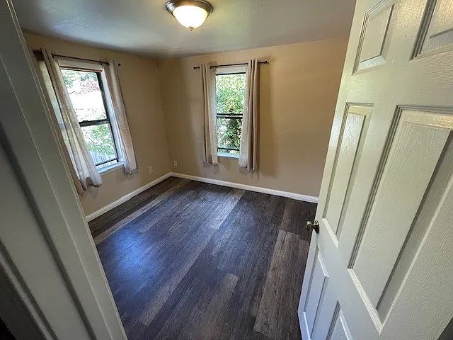 445 1/2 Tanglewood Rd — Photo 12
