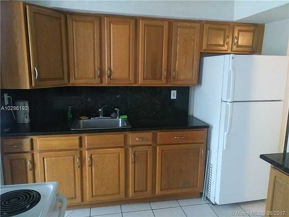 3rd image of 200 172nd St APT 218