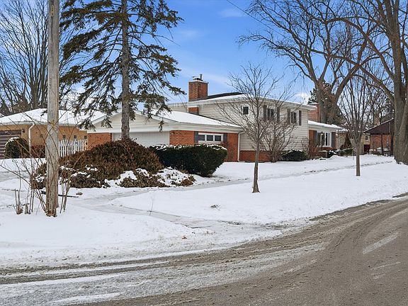 2nd image of 2818 Farrell Ave