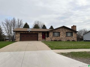 1621 Oak St, Sheldon, IA 51201