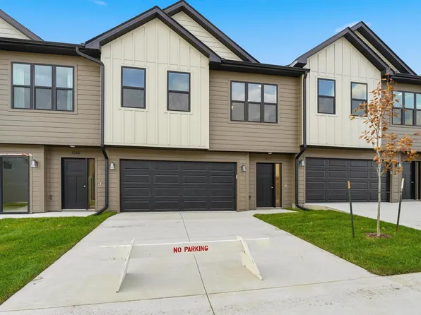 1372 Meadow Rose Pl, Waukee, IA 50263