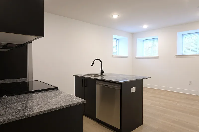 2 bed, 2.5 bath, 855 sqft, $1,500 — Photo 3