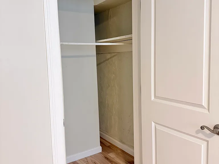 28 Howard St — Photo 13
