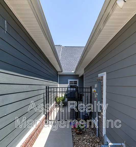 12623 Needlepoint Dr #1 — Photo 43
