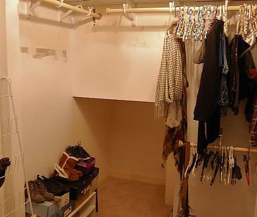 Her MBR Walk-in Closet 