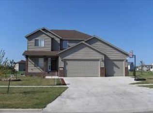 816 N Sedona Dr, West Fargo, ND 58078
