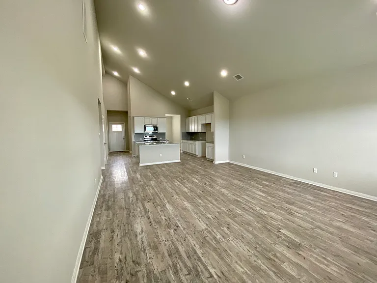 632 Donegal Ln — Photo 6