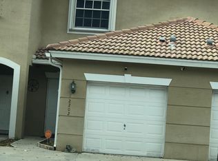 12202 SW 6th St, Pembroke Pines, FL 33025