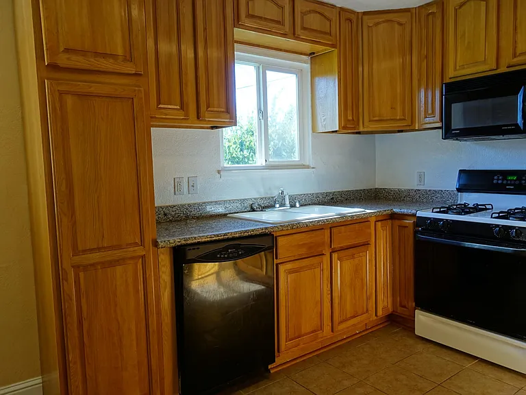 6712 Admiral Ave — Photo 16