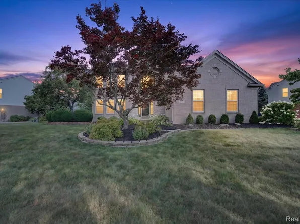 525 Springfield Dr, Canton, MI 48188