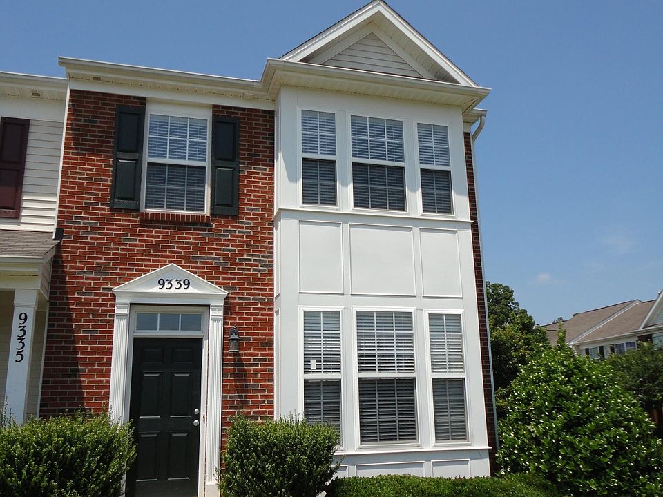 Front of house w kitchen and 2 bedrooms (2nd floor)