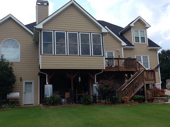 Back showing sunroom