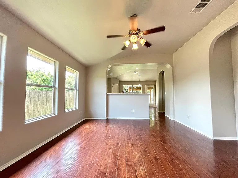 3101 Barksdale Dr — Photo 7