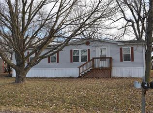 300 N Rhode Island St, King City, MO 64463