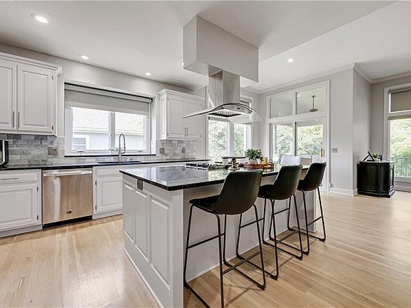 3rd image of 15448 Ironhorse Cir