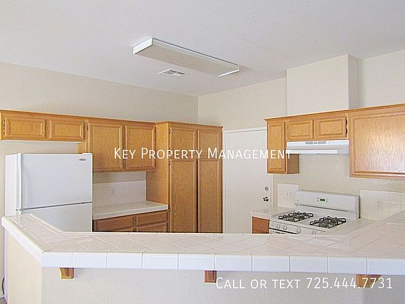 4th image of 2050 Los Feliz St Unit 136