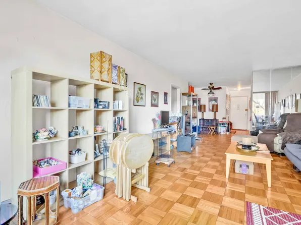 66-36 Yellowstone Boulevard image 10 of 18