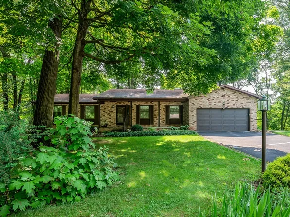 64 Brian Way, Grove City, PA 16127