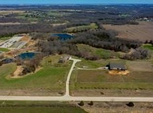 19075 Jewell Dr, Earlham, IA 50072