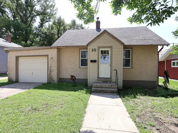 10 E 4th St, Morris, MN 56267