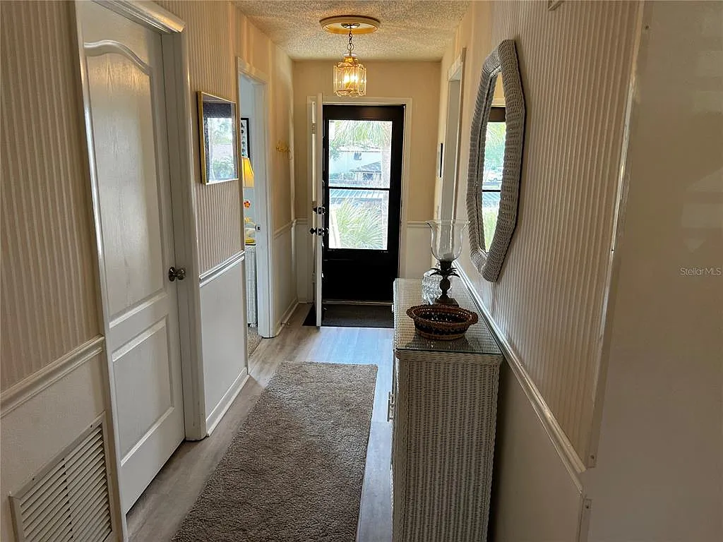 2 bed, 2.0 bath, 1108 sqft, $2,300 — Photo 4