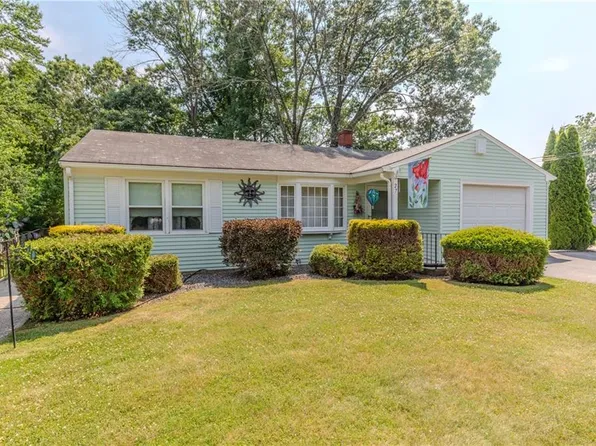 27 Bear Hill Rd, Cumberland, RI 02864