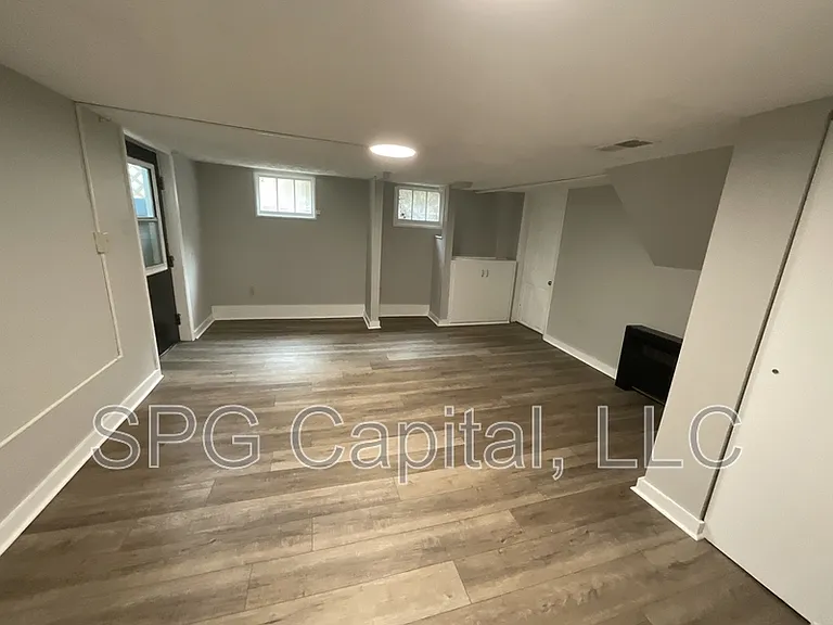 58 E Stevens St #2E — Photo 5