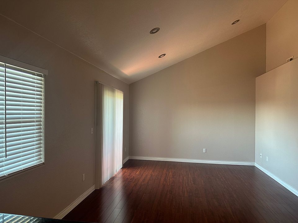 Living/dinning room area.
