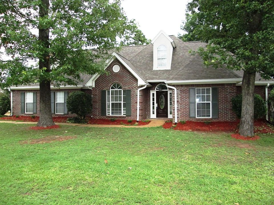 1st image of 437 Oak Lawn Dr