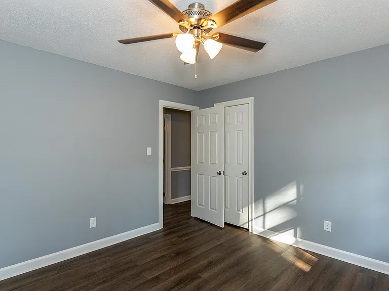 1601 Homestead Rd — Photo 12