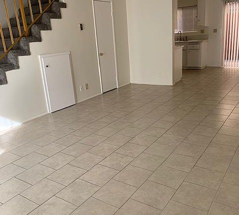 3rd image of 3105 E 4th St #3-3105-03