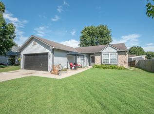 8027 N Burbrink Dr, Columbus, IN 47201