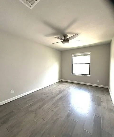 5018 Dickson St — Photo 27