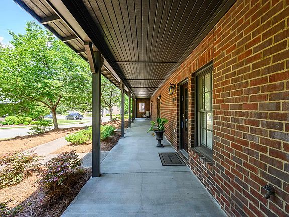 3rd image of 2058 Ross Park Way