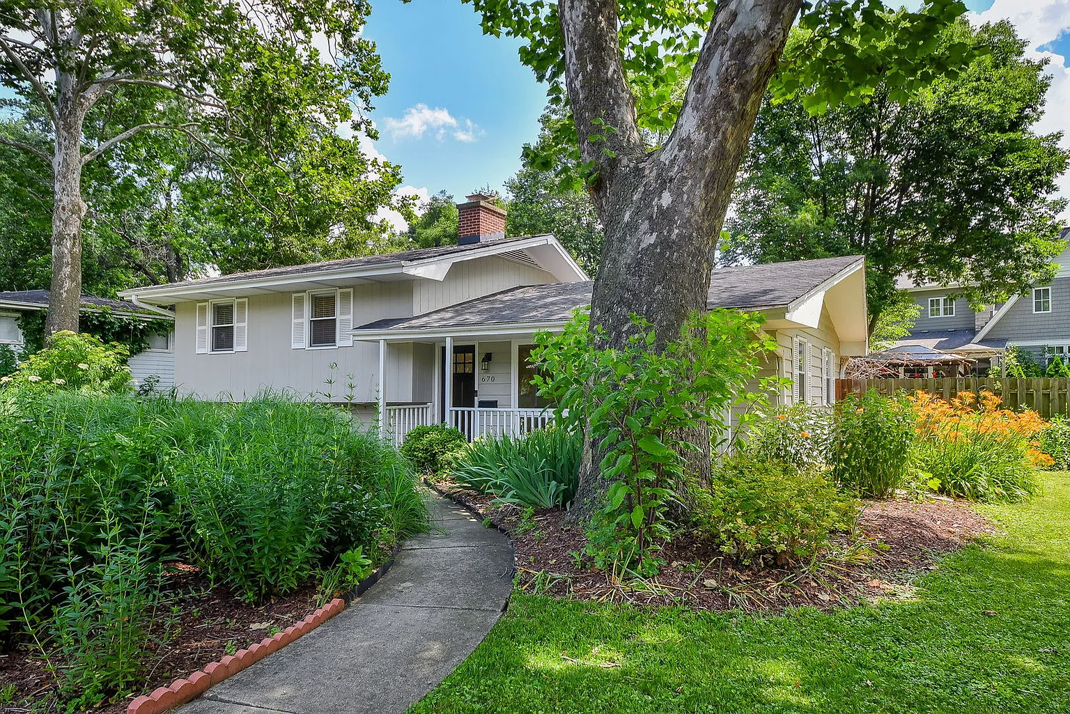 670 Melody Ln photo 1