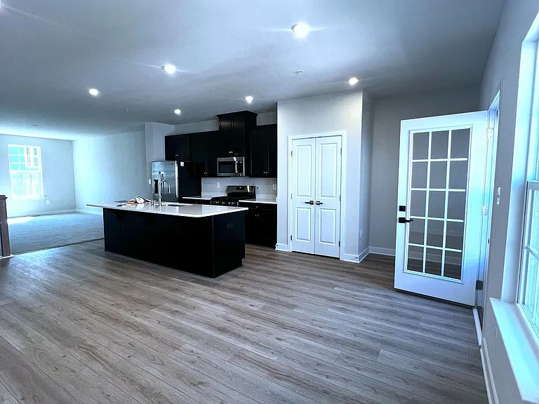 10913 Blanton Way — Photo 5