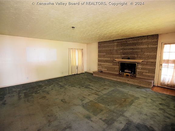 3rd image of 110 E Gardner Ave