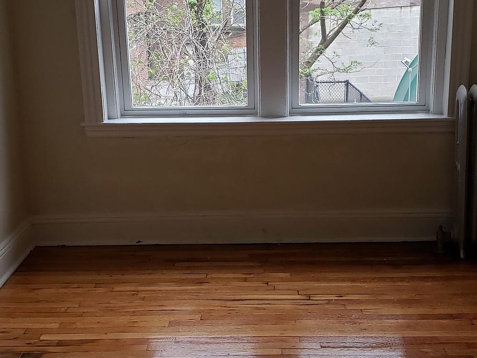 2nd image of 1450 Commonwealth Ave #17U