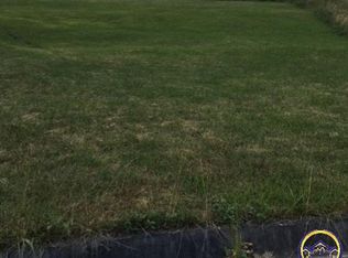 SW Fieldcrest Ct, Topeka, KS 66610