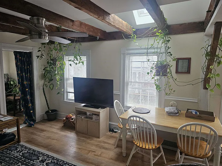 48 4th St #4 — Photo 5