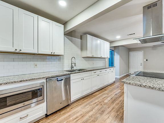 4th image of 806 Marshalldell Ave
