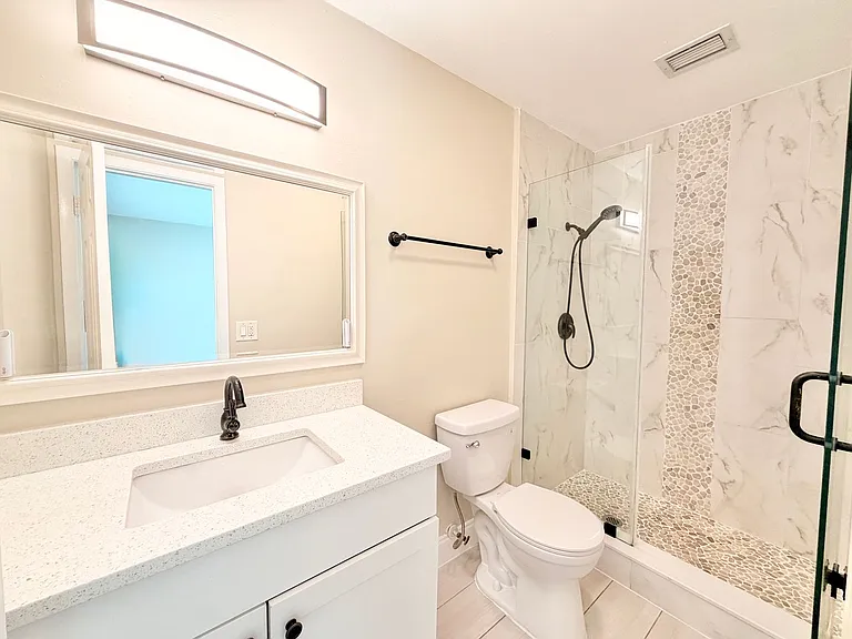 3499 Balboa Cir E — Photo 8