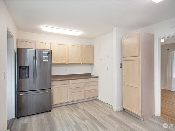 4th image of 1452 Boyer Avenue