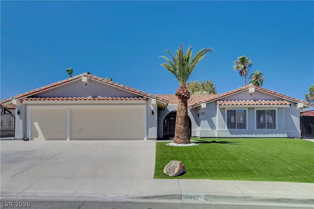 4 bed, 3.0 bath, 2618 sqft, $4,500 — Photo 1