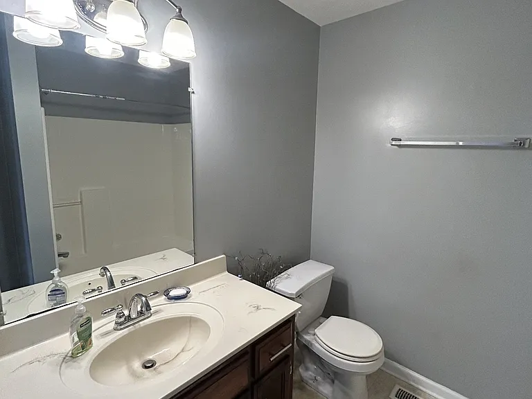 808 Leigh Ann Dr — Photo 13