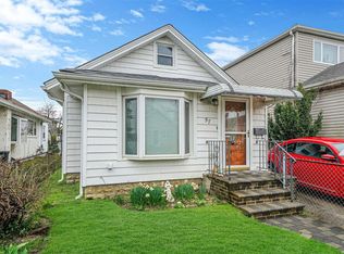 57 Newport Rd, Island Park, NY 11558