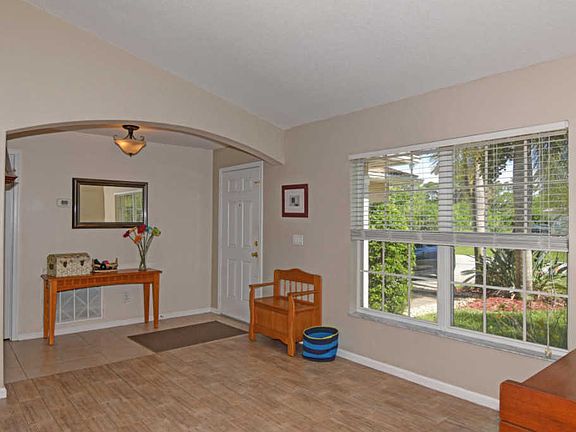 3rd image of 1601 SW Hextel Ave
