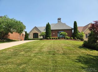 5447 Pinnacle Ct, Ann Arbor, MI