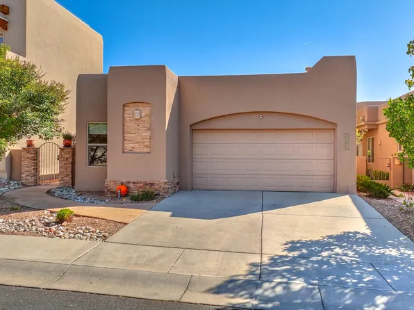 8832 Desert Fox Way NE, Albuquerque, NM 87122